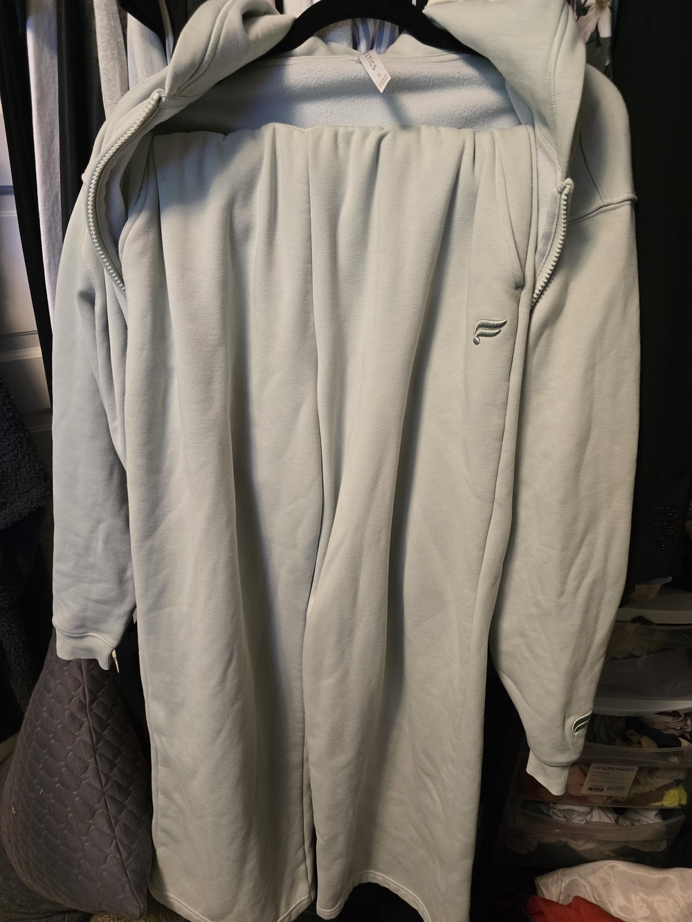 Fabletics Sweatpants Set Stone - Picture 4 of 5